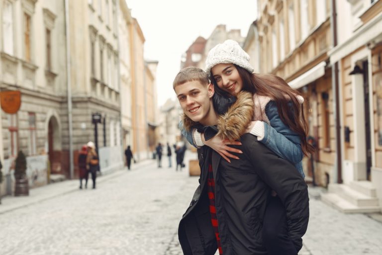 What Are The Ways To Pull Back In a Relationship When You’re Giving It Too Much Morning Lazziness