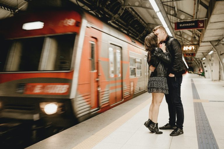 6 Reasons Why Couples Lose Interest in Long-distance Relationship