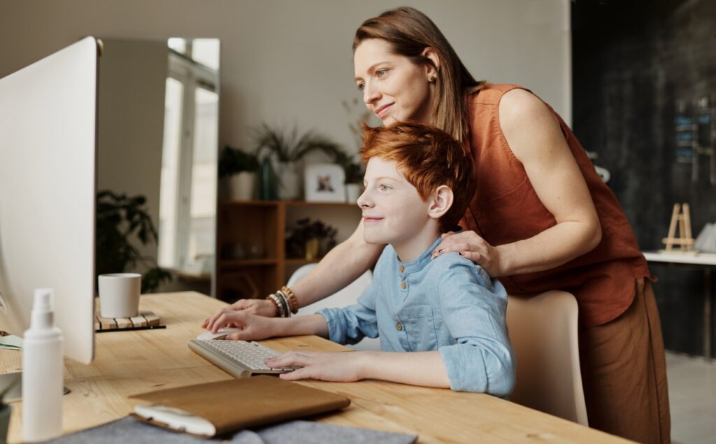 11 Tips For Managing Kids of Different Ages Who Are Learning at Home