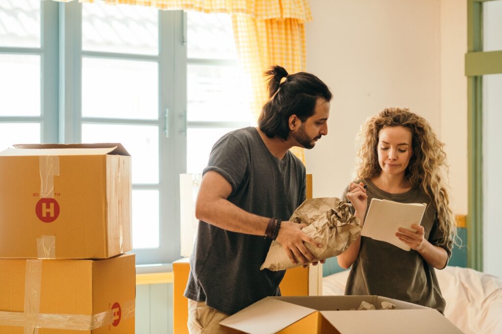 Couples Guide to Moving