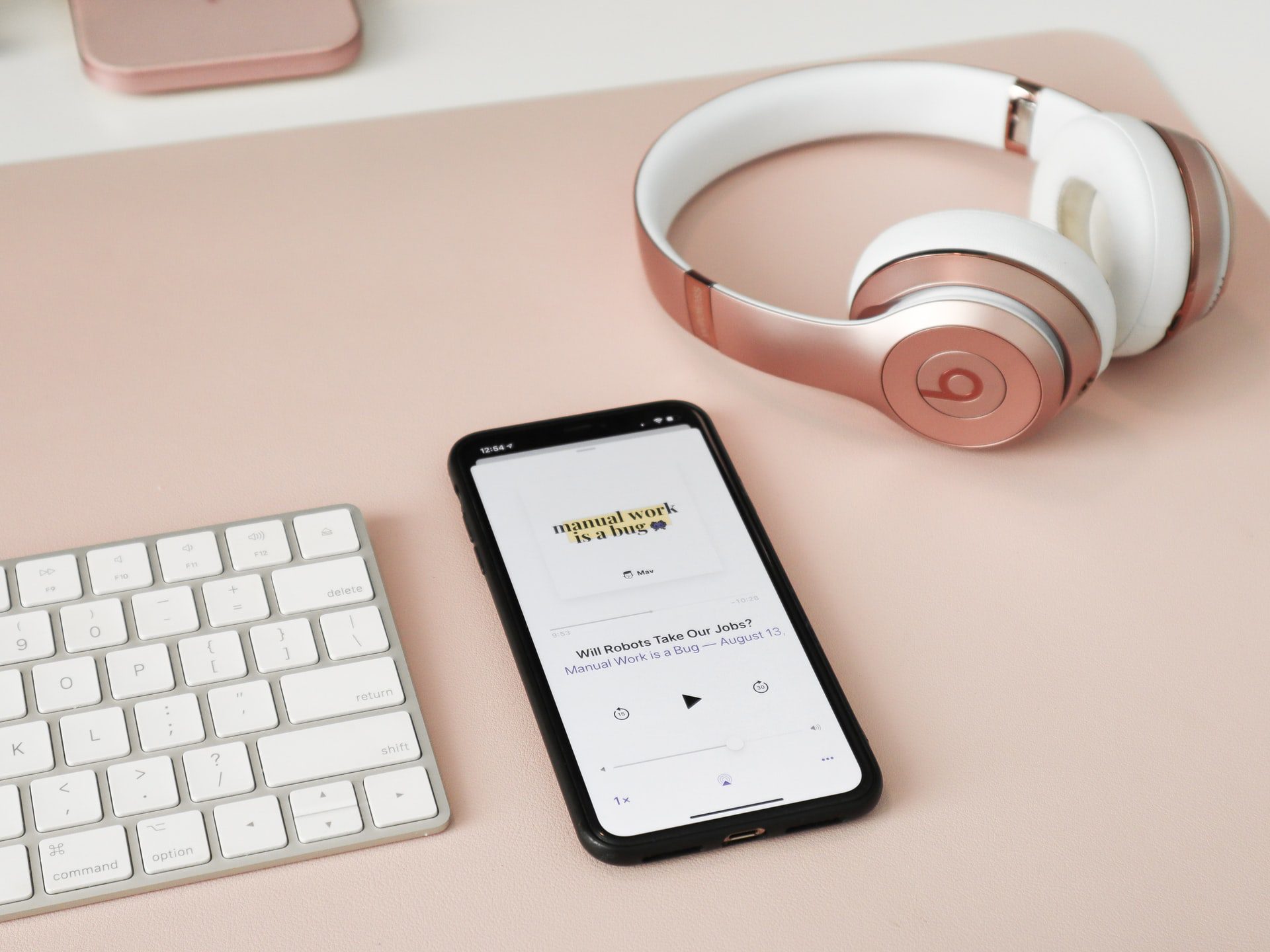 5 Must-Subscribe Podcasts for Female Entrepreneurs