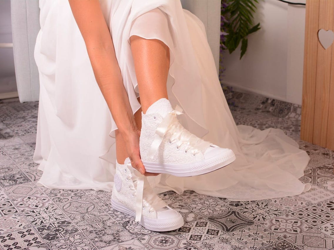 how to style wedding dress with sneakers