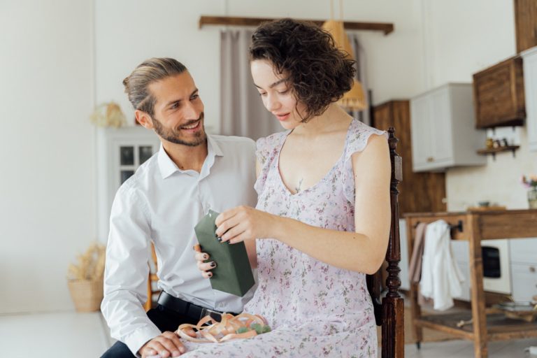 How Emotional Intelligence in Relationships Is Redefining Modern Love and Compatibility