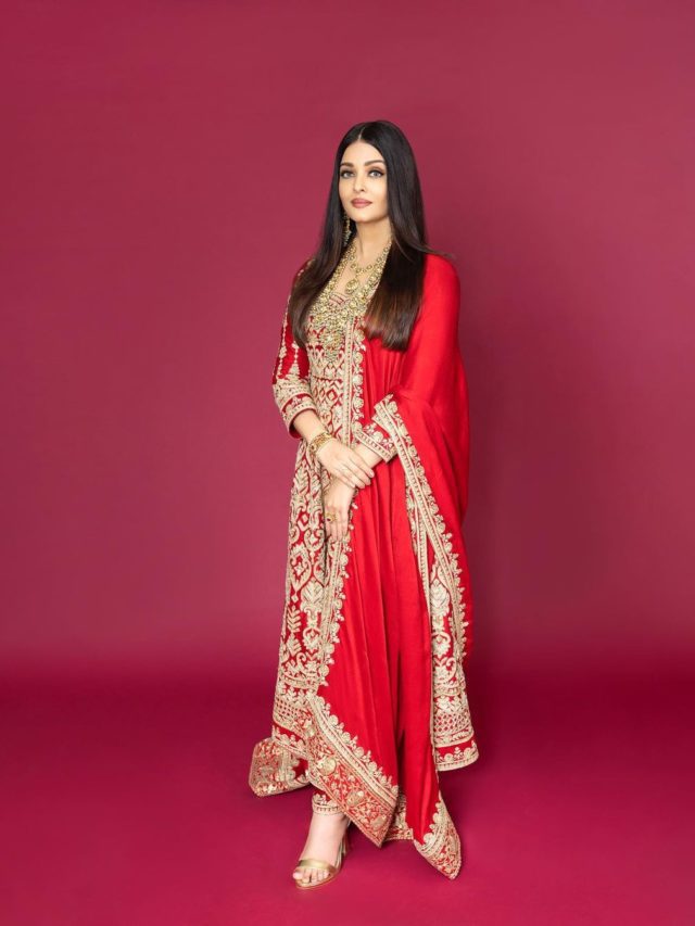 Aishwarya Rai Bachchan Looks Rega1