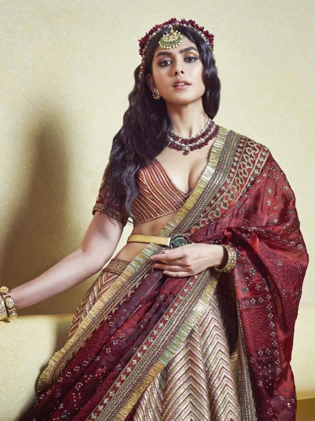 mrunal thakur lehenga2