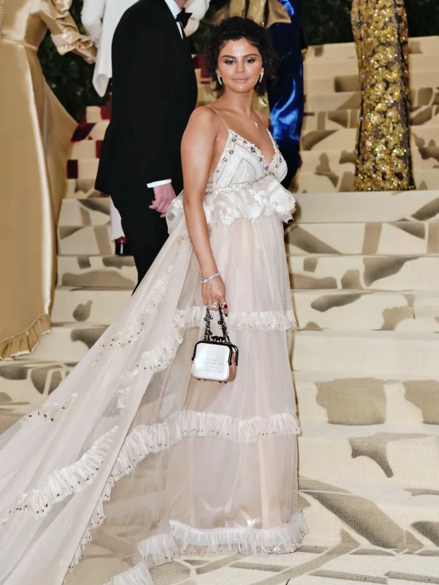 Selena Gomez Stunning Met Gala Looks