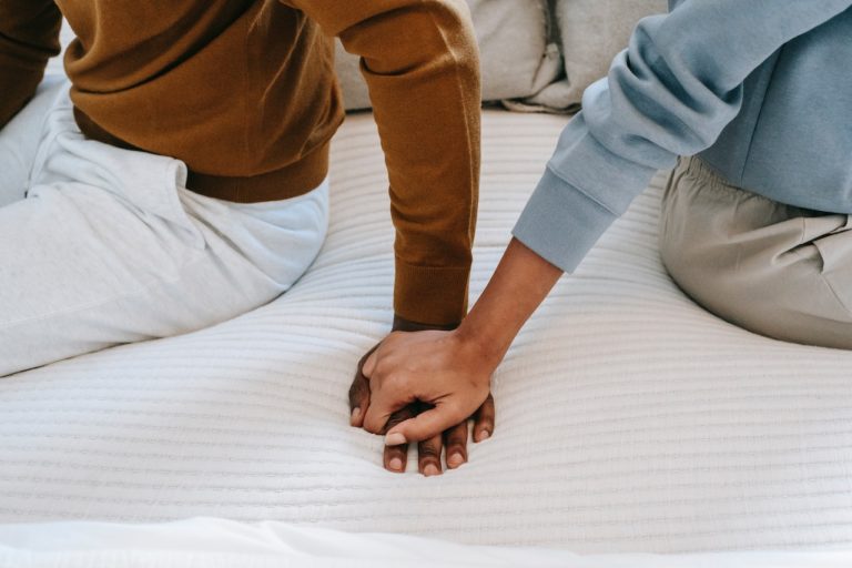 “Soft Ghosting” vs. Traditional Ghosting: What It Signals About Communication Norms