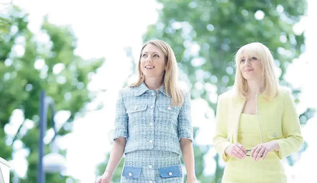 Chandra and Tabitha, moon d’elle